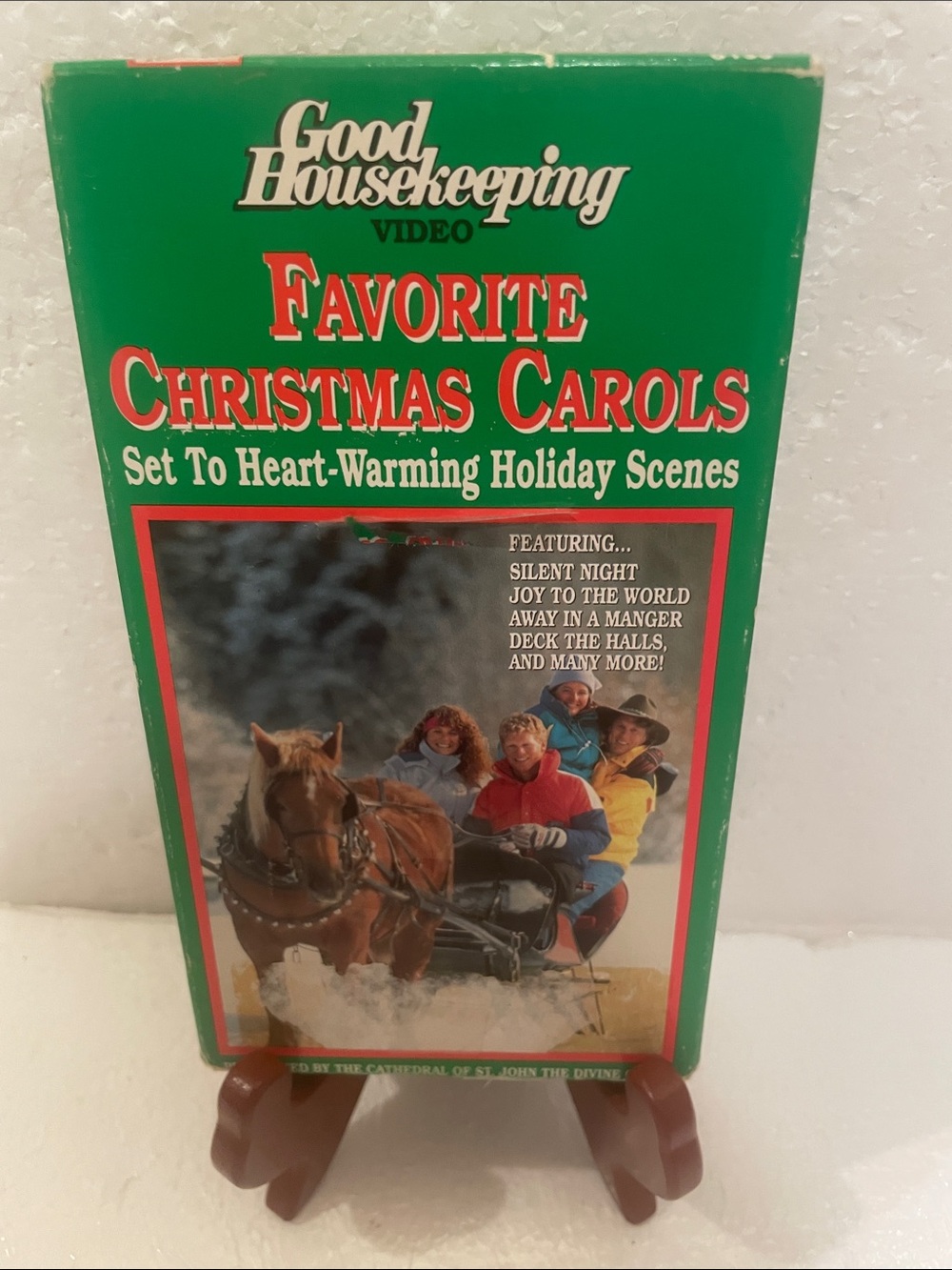 Favorite Christmas Carols set to heartwarming holiday scenes vintage Holiday VHS